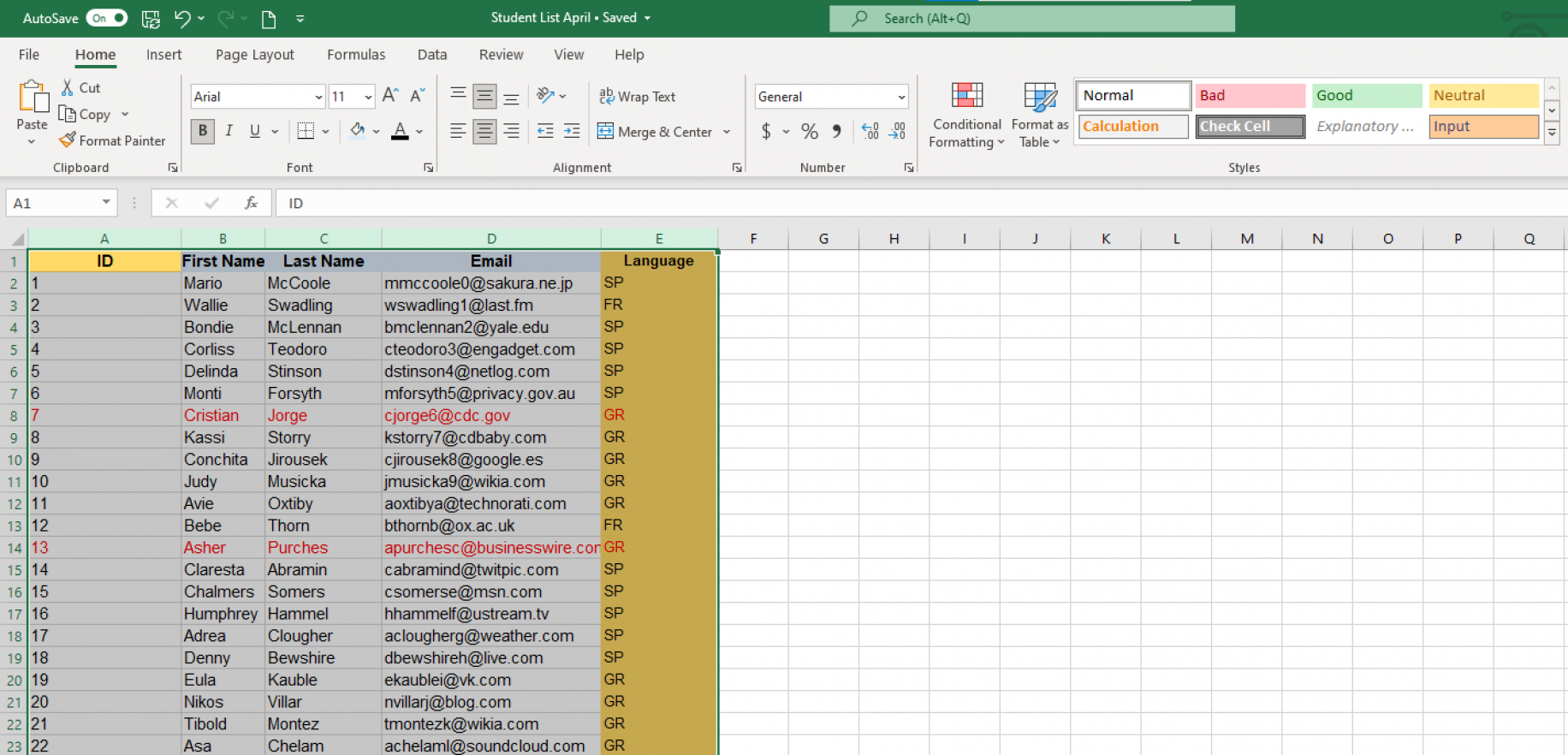 Comparar planilhas do Excel — células de Student List diferentes de Sheet1 preenchidas em amarelo