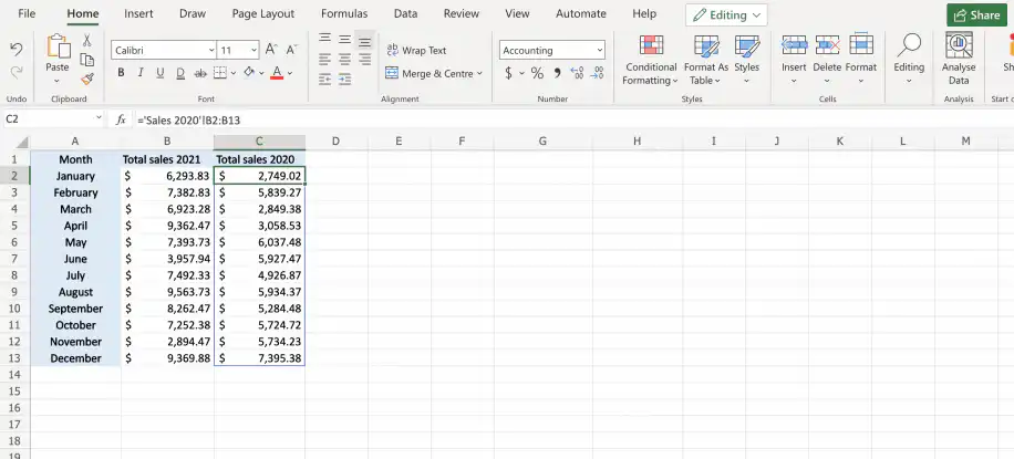 Referência a outra planilha no Excel — vendas mensais de 2020 preenchidas na coluna C, ao lado dos totais de 2021