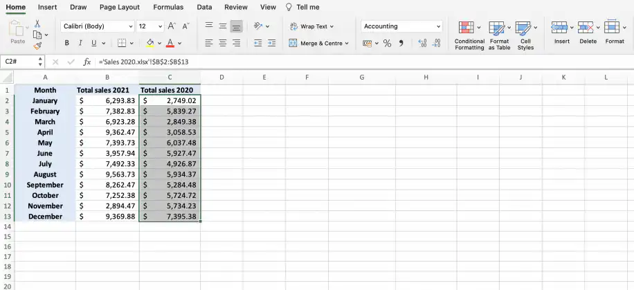 Referência a outra pasta de trabalho no Excel — totais de 2020 puxados para a coluna C a partir do arquivo Sales 2020.xlsx