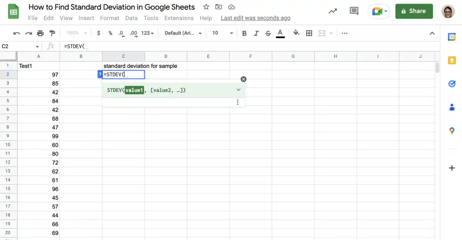 Desvio padrão no Google Sheets: STDEV digitada na célula C2 ao lado das notas de Test1, com a dica de sintaxe