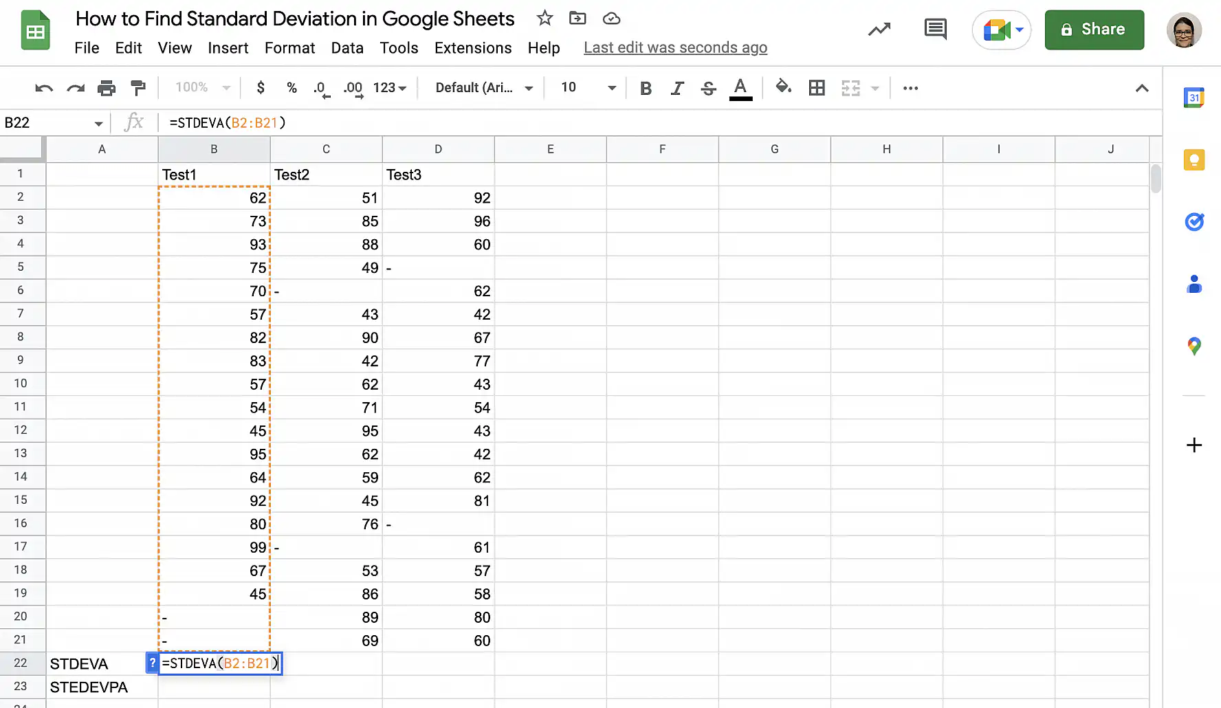 STDEVA no Google Sheets: STDEVA nas notas de Test1, em que os traços indicam provas não realizadas